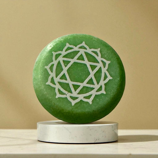 Pierre plate polie Chakra du coeur