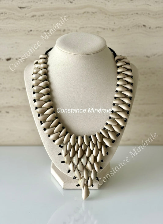 Collier traditionnel en cauris