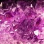 Acheter des géodes : géode d'améthyste ouverte aux cristaux violets