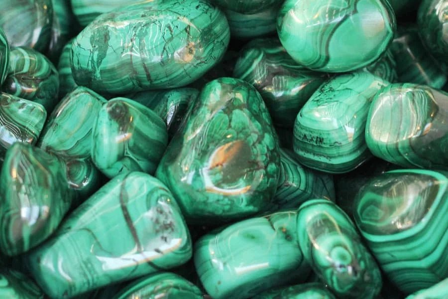 Pierre verte : aventurine, jade et malachite en lithothérapie