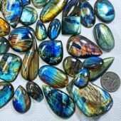 Labradorite aux reflets bleus et bijoux en pierre naturelle